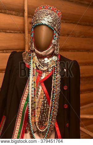 Russia, Yadrinsky District, 20,10,2017 Mannequin In The National Chuvash Suit, Museum Of The Chuvash