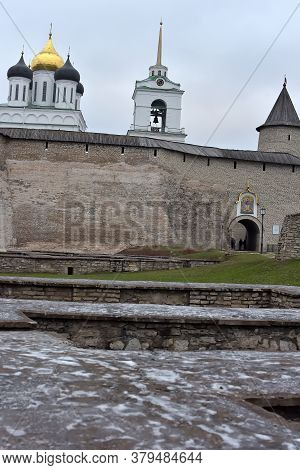 Russia, Pskov 28,11,2015 View Of Pskov Kremlin, Pskov Krom, An Ancient Citadel In Pskov Oblast, Russ