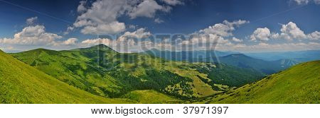 Plus haute montagnes ukrainiennes Panorama