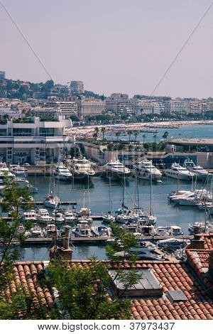 Cannes marina jižně od Francie
