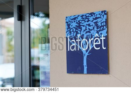 Bordeaux , Aquitaine / France - 08 04 2020 : Laforet Sign And Text Logo Of French Real Estate Agency