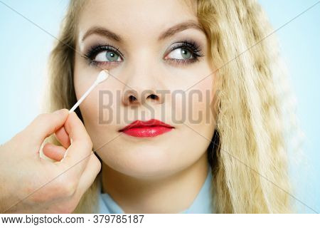 Professional Artist Fixing Fashion Model Make Up Using Ear Buds Cotton Tipped Swabs Q Tip