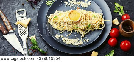 Pasta Carbonara With Bacon