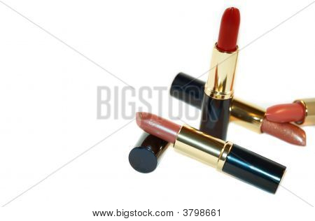 Huulipunat värejä