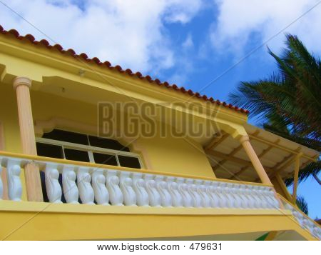 Maison jaune
