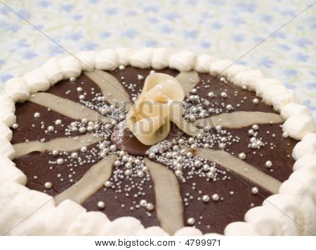 Delicous Sweet Layer Cake con glassa al cioccolato