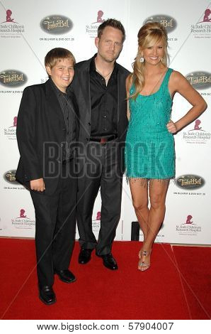 Keith Zubulevich with Nancy O'Dell and son  at the 5th Annual Runway For Life Gala Benefitting St. Jude Childrens Hostpital. Beverly Hilton Hotel, Beverly Hills, CA. 10-11-08