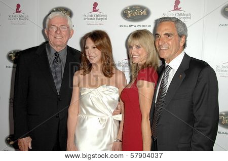 Phil Donahue and Marlo Thomas with Tony Thomas and wife   at the 5th Annual Runway For Life Gala Benefitting St. Jude Childrens Hostpital. Beverly Hilton Hotel, Beverly Hills, CA. 10-11-08