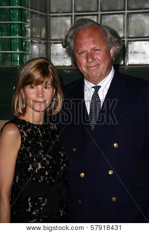 Graydon Carter and his wife Anna   at the 'Vanity Fair Portraits Photographs 1913-2008' Exhibit Opening. LACMA, Los Angeles, CA. 10-21-08