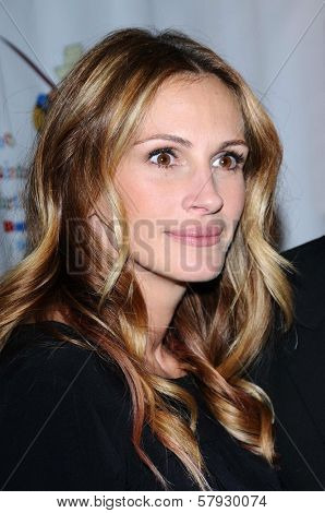 Julia Roberts  at a Staged Reading of 'The World of Nick Adams' to benefit Painted Turtle Childrens Camp. Davies Symphony Hall, San Francisco, CA. 10-27-08