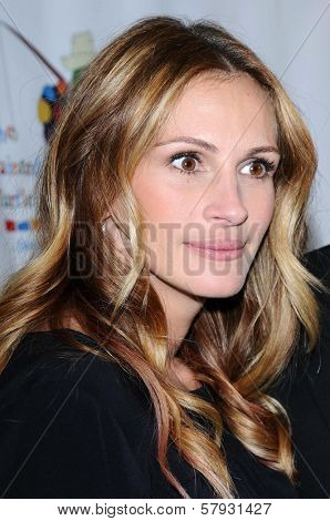 Julia Roberts  at a Staged Reading of 'The World of Nick Adams' to benefit Painted Turtle Childrens Camp. Davies Symphony Hall, San Francisco, CA. 10-27-08