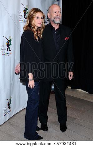 Julia Roberts and Bruce Willis  at a Staged Reading of 'The World of Nick Adams' to benefit Painted Turtle Childrens Camp. Davies Symphony Hall, San Francisco, CA. 10-27-08