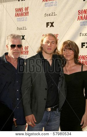 Ron Perlman with Charlie Hunnam and Katey Sagal  at the Premiere Screening of 'Sons of Anarchy'. Paramount Theater, Hollywood, CA. 08-24-08
