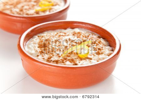 Välsmakande kanel Risgrynsgröt Dessert