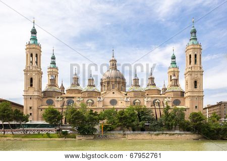 Our Lady of the Pillar Basilica with Ebro River Zaragoza, Spain