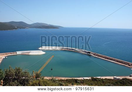 Lustica Bay