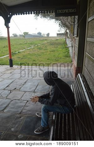 Solitary teenager trying to find the meaning of his life ... and love, at a railway station in Buenos Aires