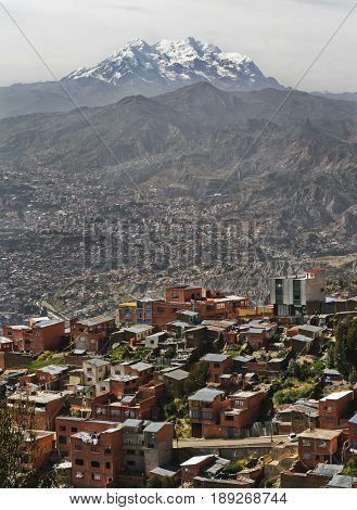 A beautiful overview of the various roads, buildings and houses in a South American community.