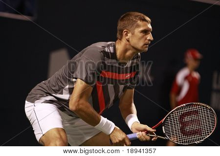 TORONTO-agosto 12:Max Mirnyi e Mahesh Bhupathi jogar contra Robert Lindstedt e Horia Tecau em t