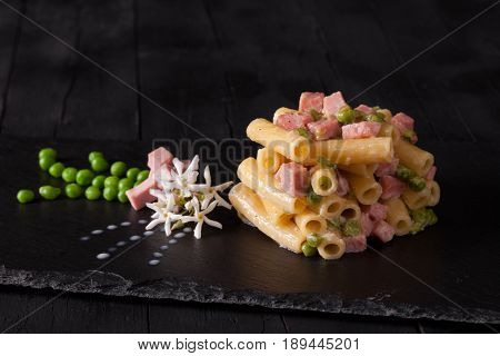 Pasta With Peas And Ham