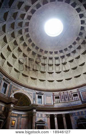 All'interno del famoso tempio romano Pantheon, Roma, Italia.