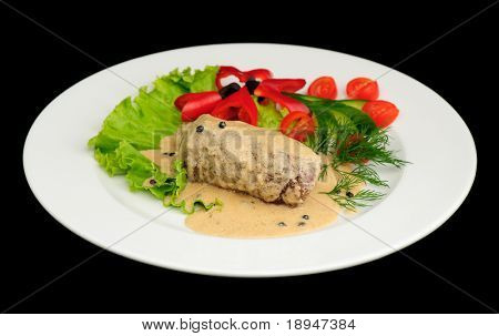 Filetto al pepe verde talíř, na černém pozadí