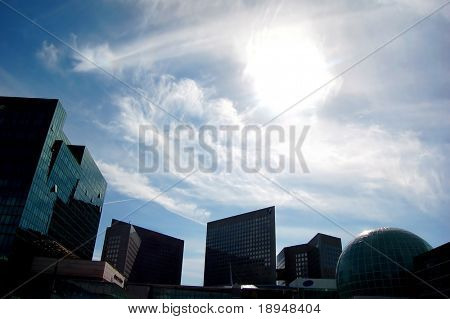 Grattacieli e sole
