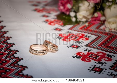 Arrangement With Wedding Rings