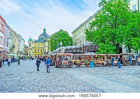 The Tourist Market At The City Hall