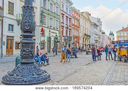 The Cast Iron Streetlight