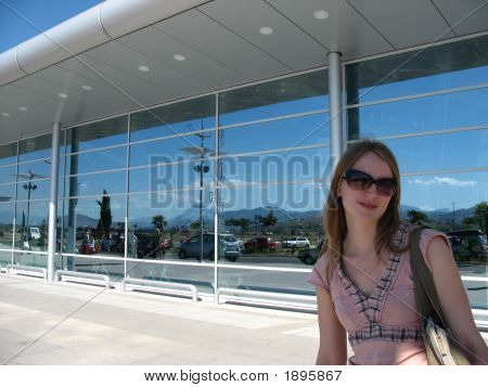 Femmina all'aeroporto