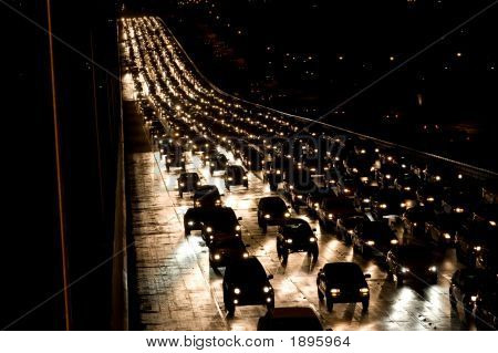 Traffico in arrivo notturno