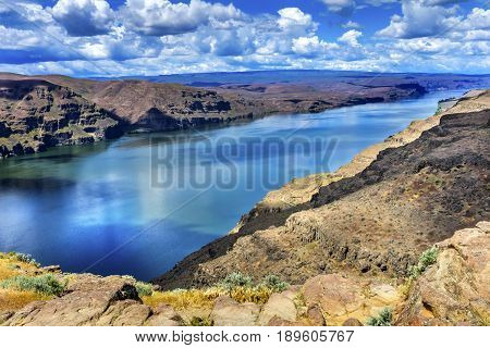 Wanapum Lake Colombia River Wild Horses Monument High Desert Vantage Washington