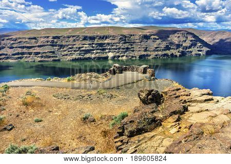 Overlook Wanapum Lake Colombia River Wild Horses Monument High Desert Vantage Washington