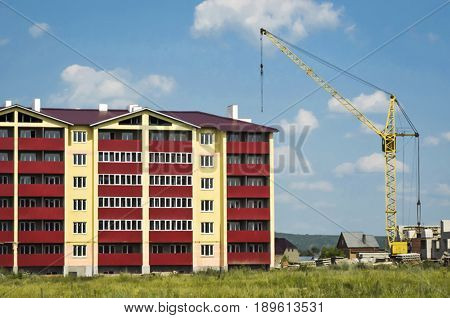 Tower crane in the construction of an apartment building