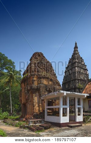 Ku Phra Kona, Group Of Khmer Prangs Or Pagodas Built In The 11Th Century With Baphuon Architectural