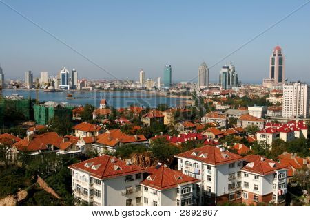 Panorama di città nell'edificio rosso Cina