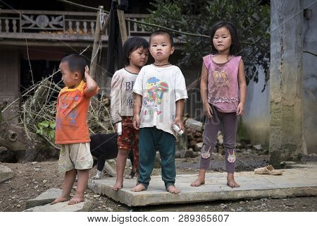 Lao Cai, Sapa, Vietnam - 08 16 2014: A Group Of Kids In A Little Rural Village Of Sapa. Lao Cai, Vie