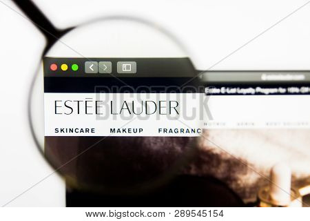 Los Angeles, California, Usa - 13 March 2019: Illustrative Editorial, The Estee Lauder Companies Web