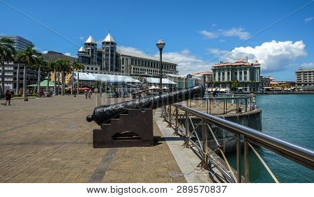 Port Louis, Mauritius - Jan 4, 2017. An Ancient Cannon At Caudan Waterfront In Port Louis, Mauritius