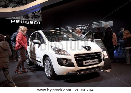 Brüksel, oto Motor Expo Peugeot 3008 Hybrid4