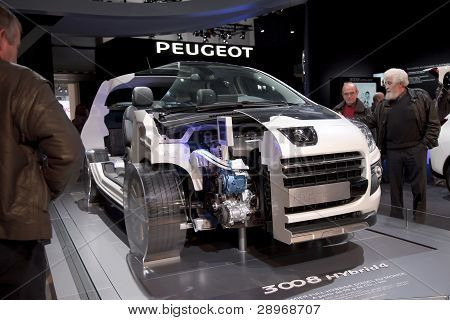 Brüksel, oto Motor Expo Peugeot 3008 Hybrid4