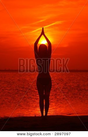 Yoga i solnedgången