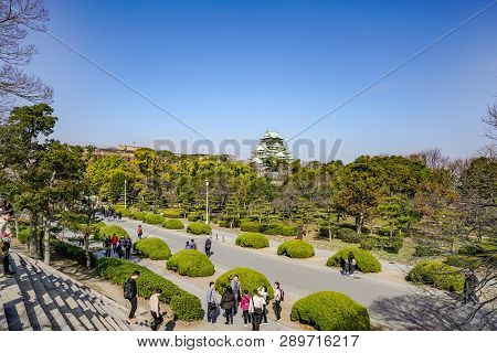 Osaka, Japan - 4 Mar 2018: Japanese, Tourists, Travelers Walked Around Osaka Castle In Mar 2018 With