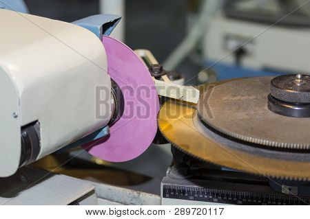 Resharpening Circular Saw Blade Machine At Factory