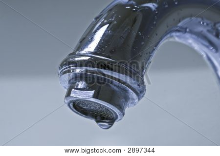 크롬 욕실 수도 꼭지