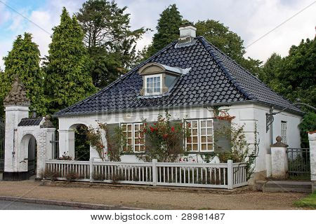 gatehouse to Søllerød castle