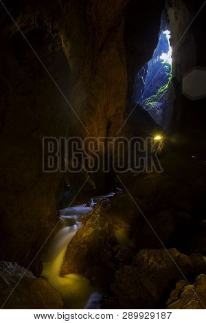 Pang Kham Cave, Ban Pang Kham Mae Hong Son Close To The Thai - Burma Border.