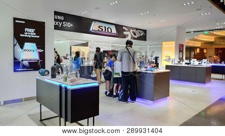Singapore- 14 Mar, 2019: View Of Samsung Store In Singapore. Samsung Is A South Korean Multinational