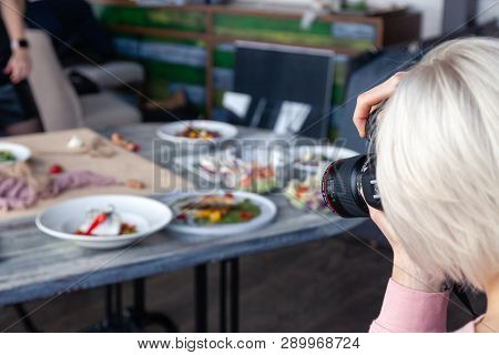 Russia Kemerovo 2019-03-10 Girl Photographer Taking Pictures On Professional Camera Canon 5D Mark Iv